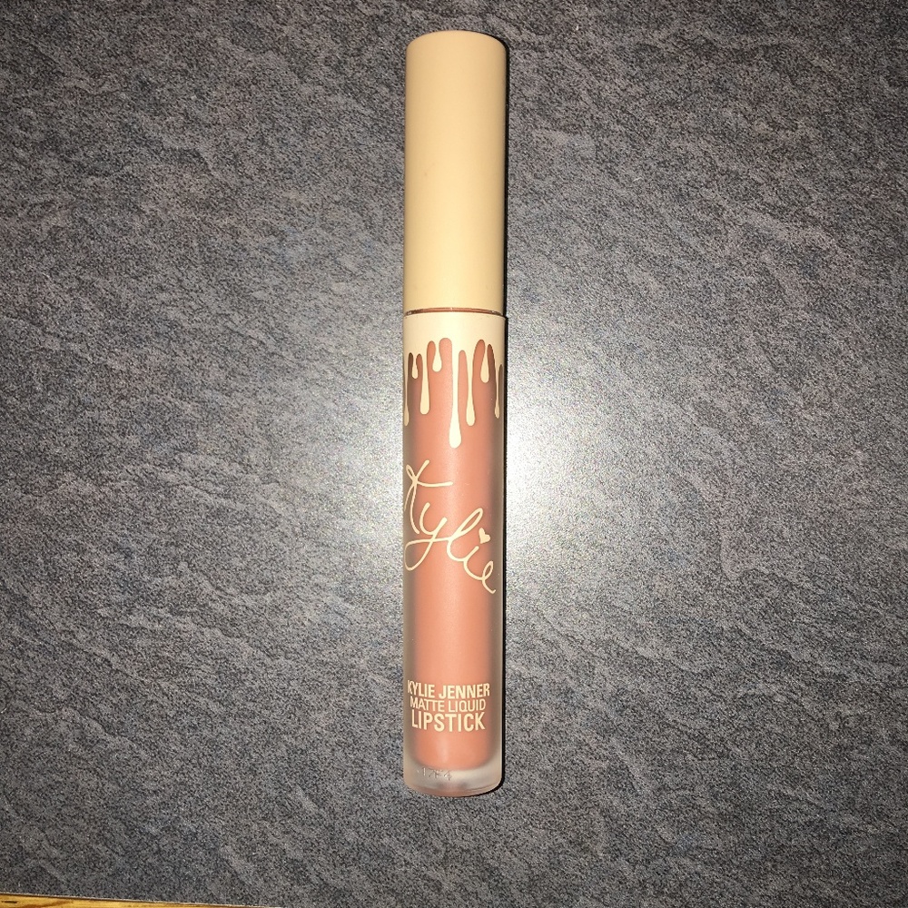 Kylie Cosmetics Matte Liquid Lipstick - Commando